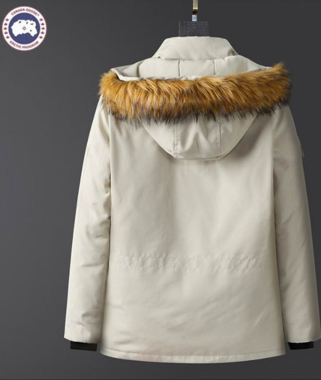 Les doudounes Canada Goose allient élégance et chaleur pour offrir une protection optimale contre le froid. Leur design sophistiqué et leurs matériaux de haute qualité. Pas cher. Le moins cher.
