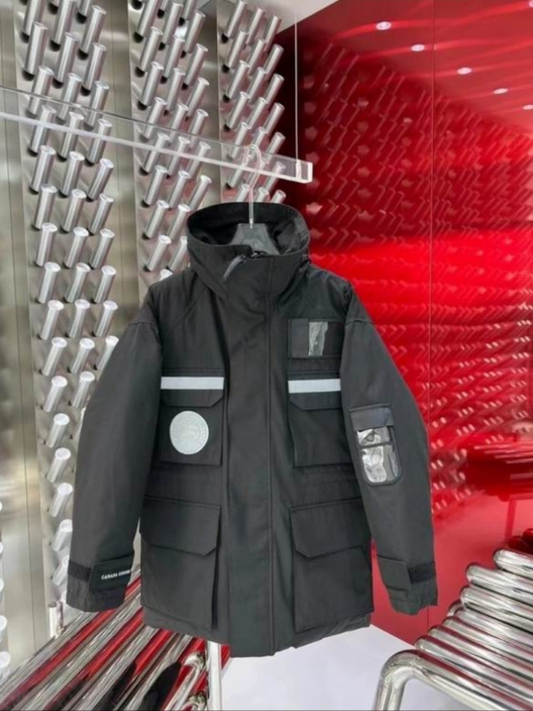 Les doudounes Canada Goose allient élégance et chaleur pour offrir une protection optimale contre le froid. Leur design sophistiqué et leurs matériaux de haute qualité. Pas cher. Le moins cher.