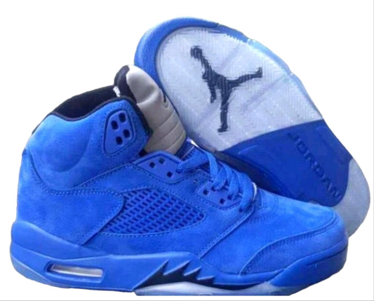 Les baskets Air Jordan 5 offrent un style audacieux et une performance exceptionnelle. leur design unique emblématique. Pas cher. Le moins cher. 