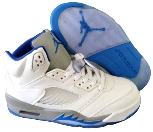 Les baskets Air Jordan 5 offrent un style audacieux et une performance exceptionnelle. leur design unique emblématique. Pas cher. Le moins cher.