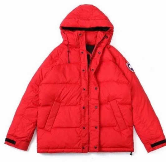 Résultat de l'évolution emblématique de la marque Canada G00se Femme, la Doudoune Canada G00se Femme est un témoignage de l'engagement de Canada G00se à combiner style,