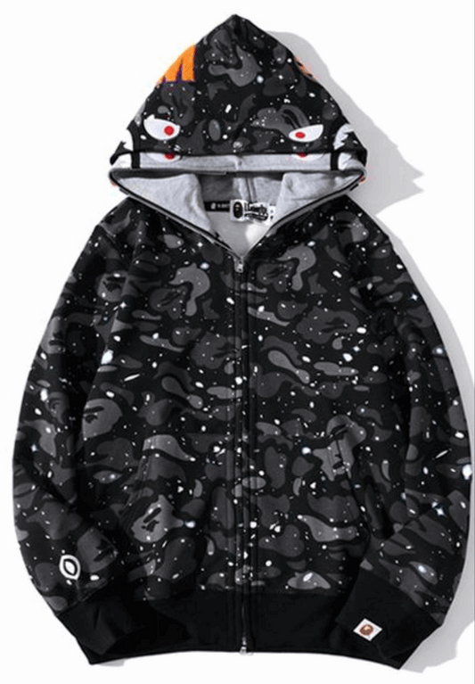 Les sweats Bape Sta pour homme incarnent l’essence du streetwear avec un design audacieux et reconnaissable, propre à la marque A Bathing Ape (Bape).