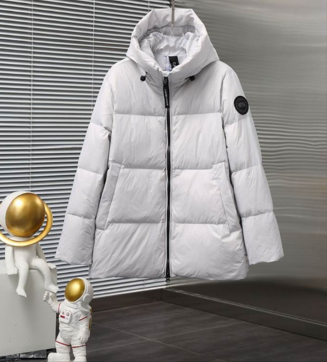 Les doudounes Canada Goose allient élégance et chaleur pour offrir une protection optimale contre le froid. Leur design sophistiqué et leurs matériaux de haute qualité. Pas cher. Le moins cher.