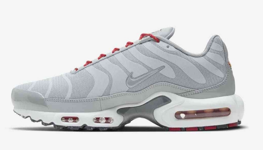 baskets Nike Air Max Plus Grey Red