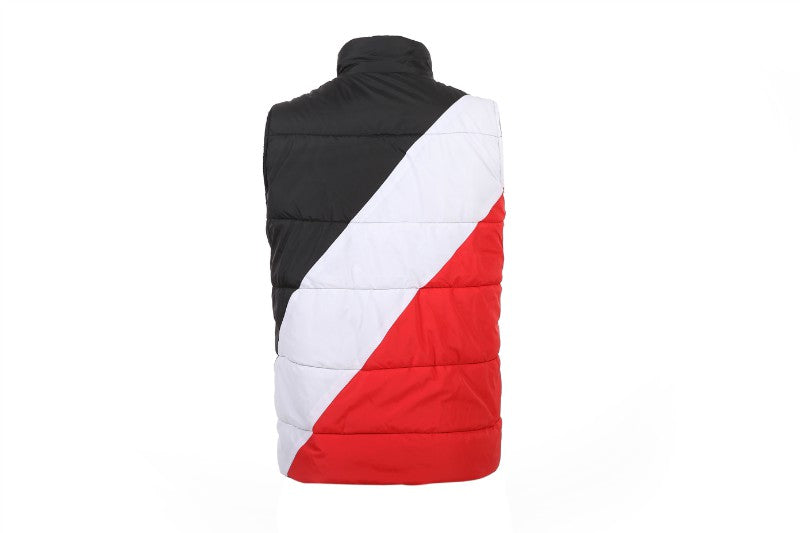 Les doudounes Ralph Lauren offrent une élégance intemporelle et une qualité exceptionnelle. Leur design raffiné et leurs matériaux haut de gamme 