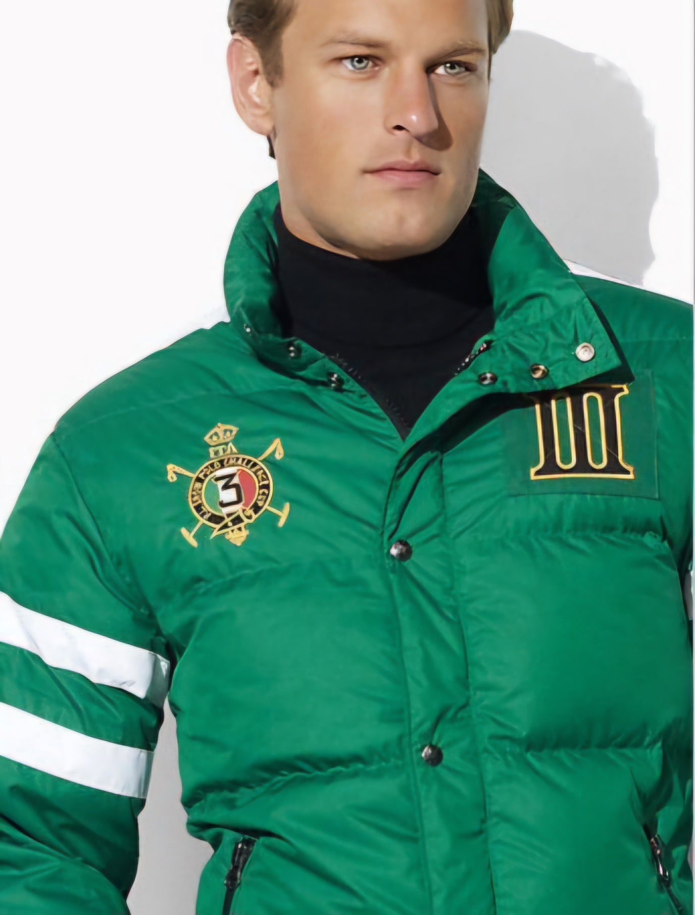 Les doudounes Ralph Lauren offrent une élégance intemporelle et une qualité exceptionnelle. Leur design raffiné et leurs matériaux haut de gamme 