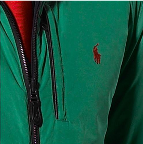 Les doudounes Ralph Lauren offrent une élégance intemporelle et une qualité exceptionnelle. Leur design raffiné et leurs matériaux haut de gamme 