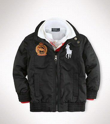 Les doudounes Ralph Lauren offrent une élégance intemporelle et une qualité exceptionnelle. Leur design raffiné et leurs matériaux haut de gamme 
