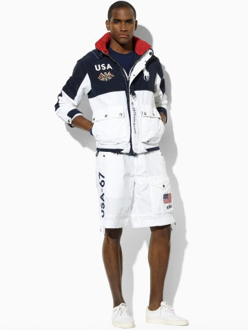 Les doudounes Ralph Lauren offrent une élégance intemporelle et une qualité exceptionnelle. Leur design raffiné et leurs matériaux haut de gamme 