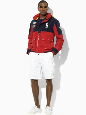 Les doudounes Ralph Lauren offrent une élégance intemporelle et une qualité exceptionnelle. Leur design raffiné et leurs matériaux haut de gamme 