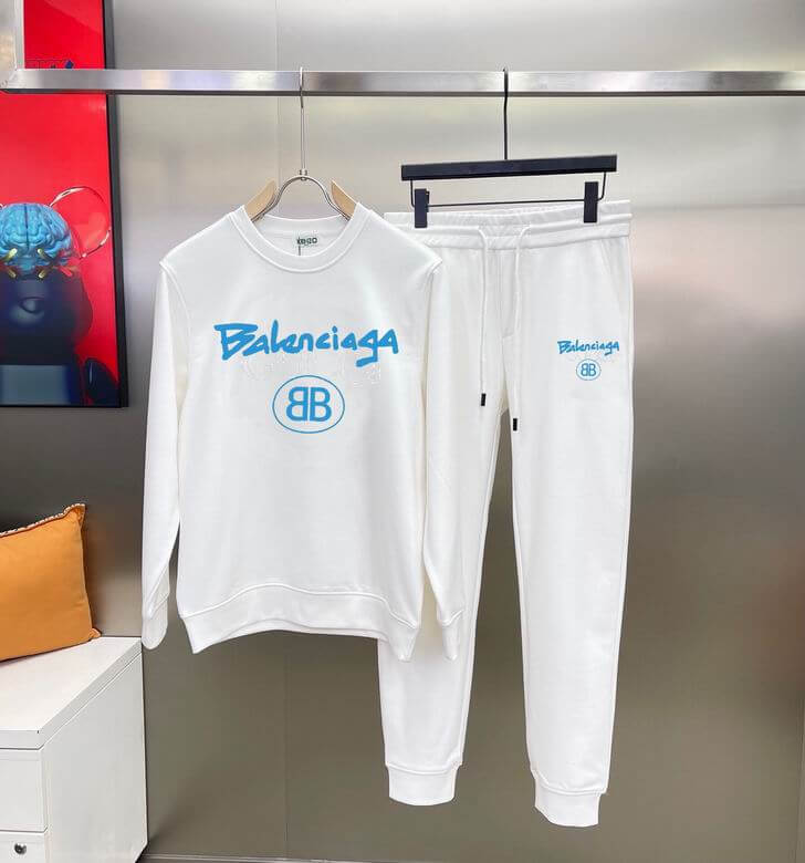 Les ensembles survêtement Balenciaga allient performance et style. Leur design avant-gardiste et leur qualité supérieure. Pas cher. Le moins cher.