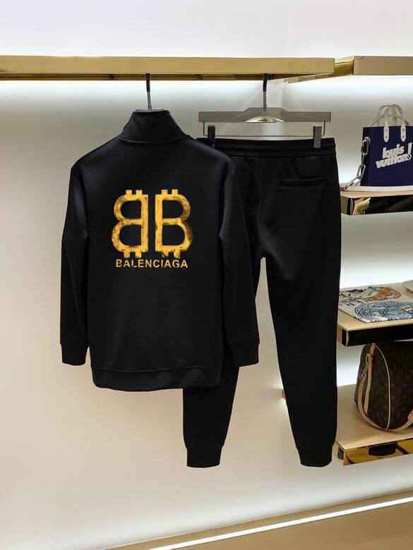 Les ensembles survêtement Balenciaga allient performance et style. Leur design avant-gardiste et leur qualité supérieure. Pas cher. Le moins cher.
