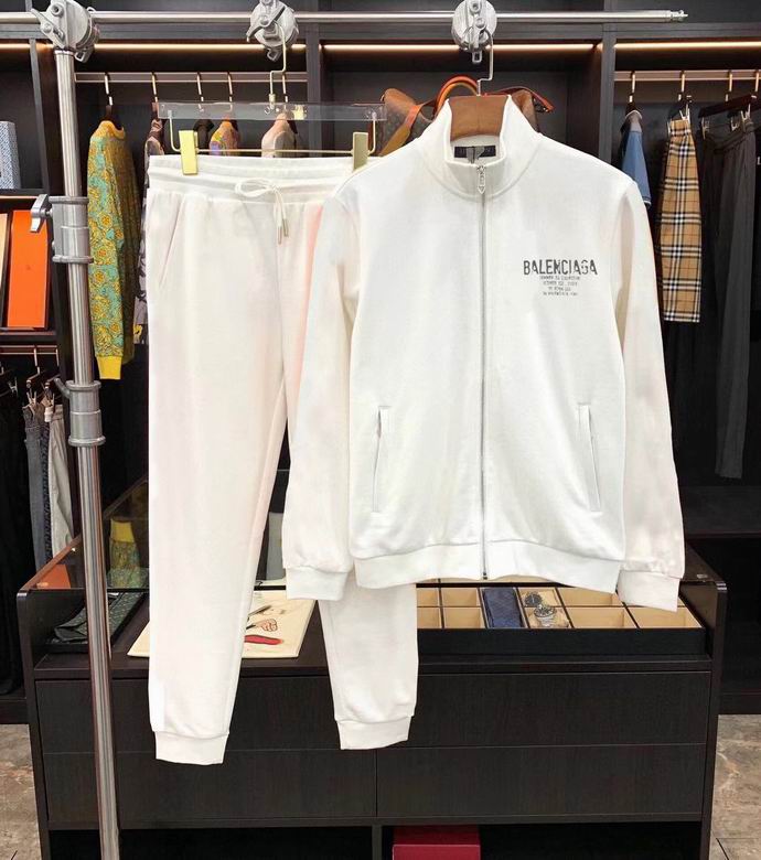 Les ensembles survêtement Balenciaga allient performance et style. Leur design avant-gardiste et leur qualité supérieure. Pas cher. Le moins cher.