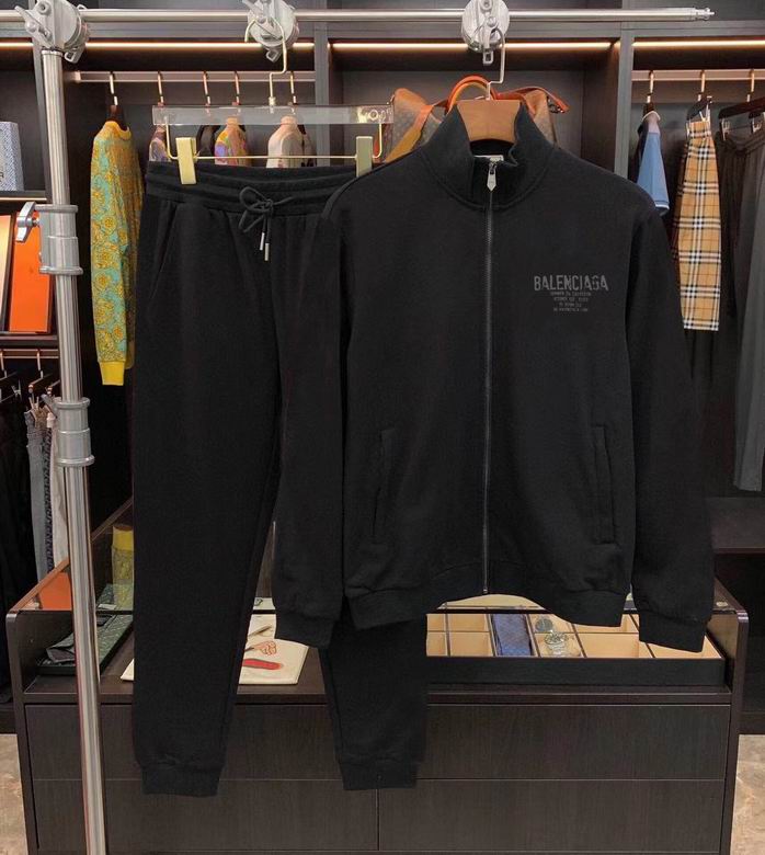 Les ensembles survêtement Balenciaga allient performance et style. Leur design avant-gardiste et leur qualité supérieure. Pas cher. Le moins cher.
