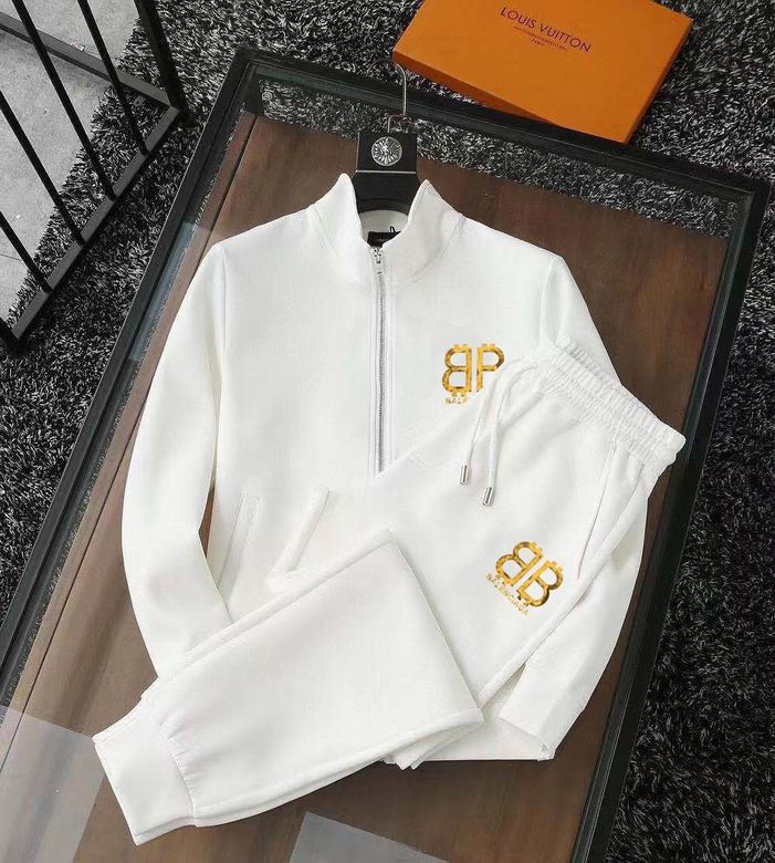 Les ensembles survêtement Balenciaga allient performance et style. Leur design avant-gardiste et leur qualité supérieure. Pas cher. Le moins cher.