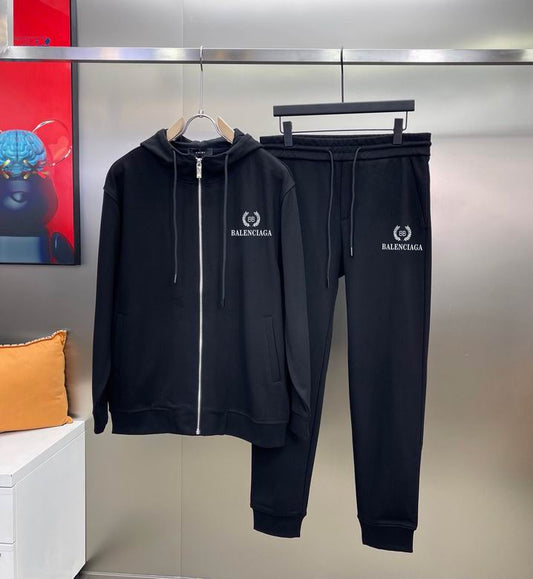 Les ensembles survêtement Balenciaga allient performance et style. Leur design avant-gardiste et leur qualité supérieure. Pas cher. Le moins cher.