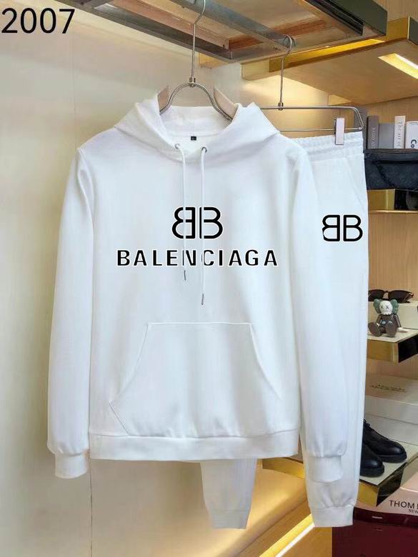 Les ensembles survêtement Balenciaga allient performance et style. Leur design avant-gardiste et leur qualité supérieure. Pas cher. Le moins cher.
