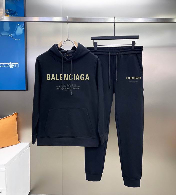 Les ensembles survêtement Balenciaga allient performance et style. Leur design avant-gardiste et leur qualité supérieure. Pas cher. Le moins cher.