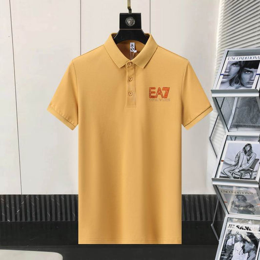 Les polos Armani pour homme reflètent l’élégance raffinée et le savoir-faire emblématique de la maison italienne. Au meilleur prix 