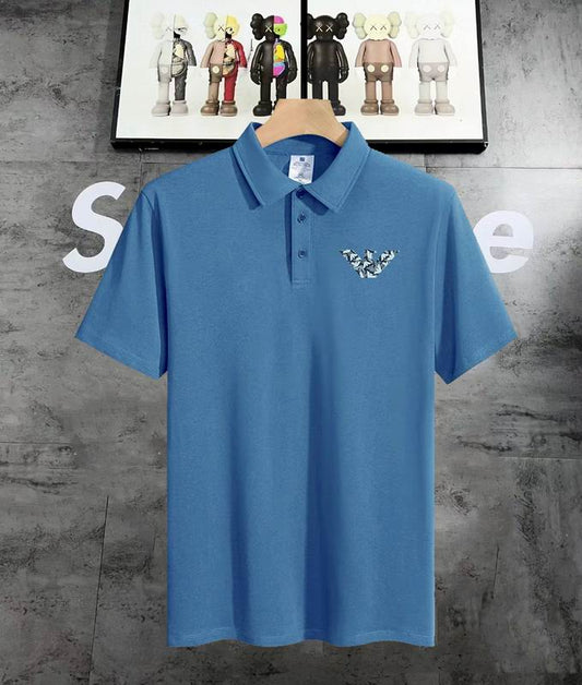 Les polos Armani pour homme reflètent l’élégance raffinée et le savoir-faire emblématique de la maison italienne. Au meilleur prix 