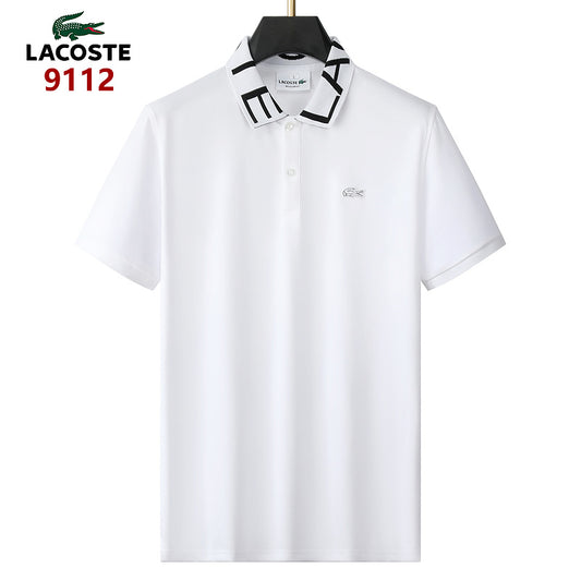 Les polos Lacoste pour homme sont le symbole parfait de l'élégance décontractée, alliant style et confort depuis des générations. Au meilleur prix.