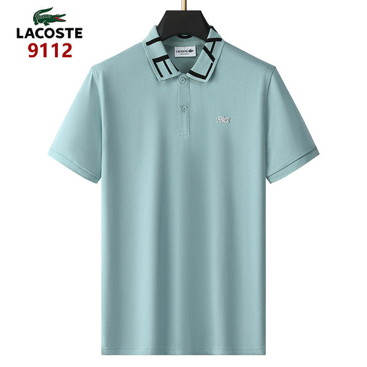Les polos Lacoste pour homme sont le symbole parfait de l'élégance décontractée, alliant style et confort depuis des générations. Au meilleur prix.