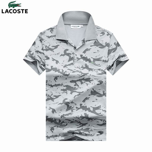 Les polos Lacoste pour homme sont le symbole parfait de l'élégance décontractée, alliant style et confort depuis des générations. Au meilleur prix.