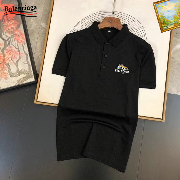 Les polos T-shirt Balenciaga pour homme incarnent l’élégance contemporaine avec une touche de minimalisme audacieux. A des prix abordable 