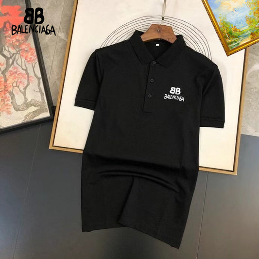 Les polos T-shirt Balenciaga pour homme incarnent l’élégance contemporaine avec une touche de minimalisme audacieux. A des prix abordable 