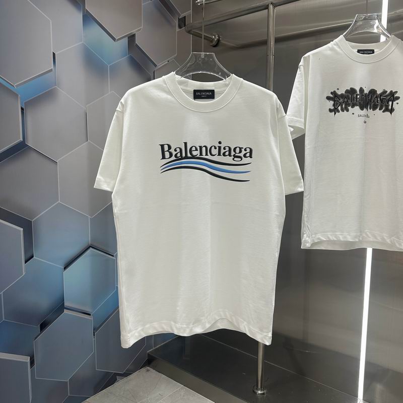 Les polos T-shirt Balenciaga pour homme incarnent l’élégance contemporaine avec une touche de minimalisme audacieux. A des prix abordable 