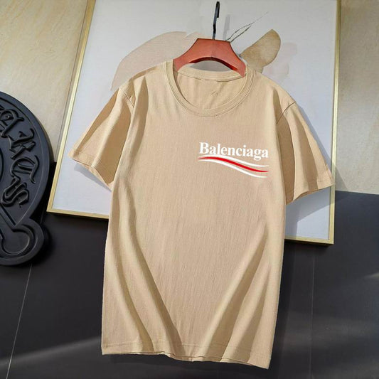 Les polos T-shirt Balenciaga pour homme incarnent l’élégance contemporaine avec une touche de minimalisme audacieux. A des prix abordable 