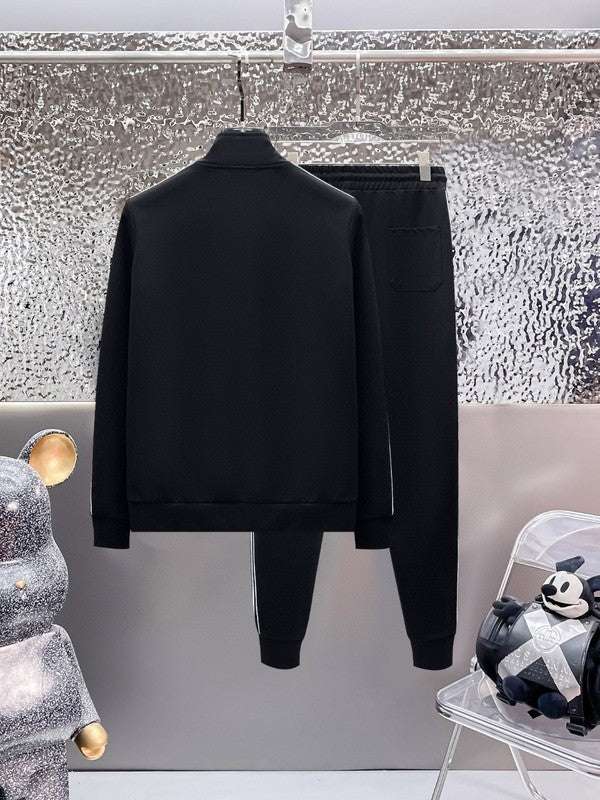 Les ensembles survêtement Hugo Boss allient performance et style. Leur design sophistiqué et leur qualité supérieure.pas cher.le moins cher.