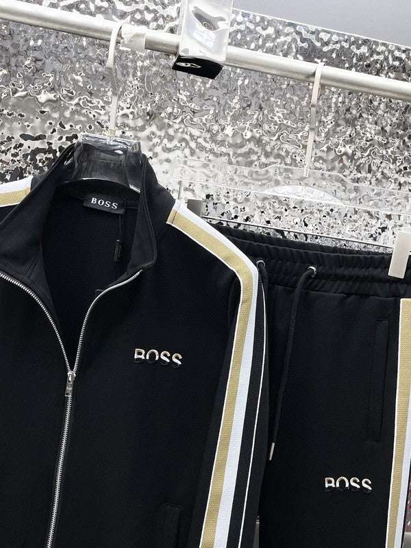 Les ensembles survêtement Hugo Boss allient performance et style. Leur design sophistiqué et leur qualité supérieure.pas cher.le moins cher.