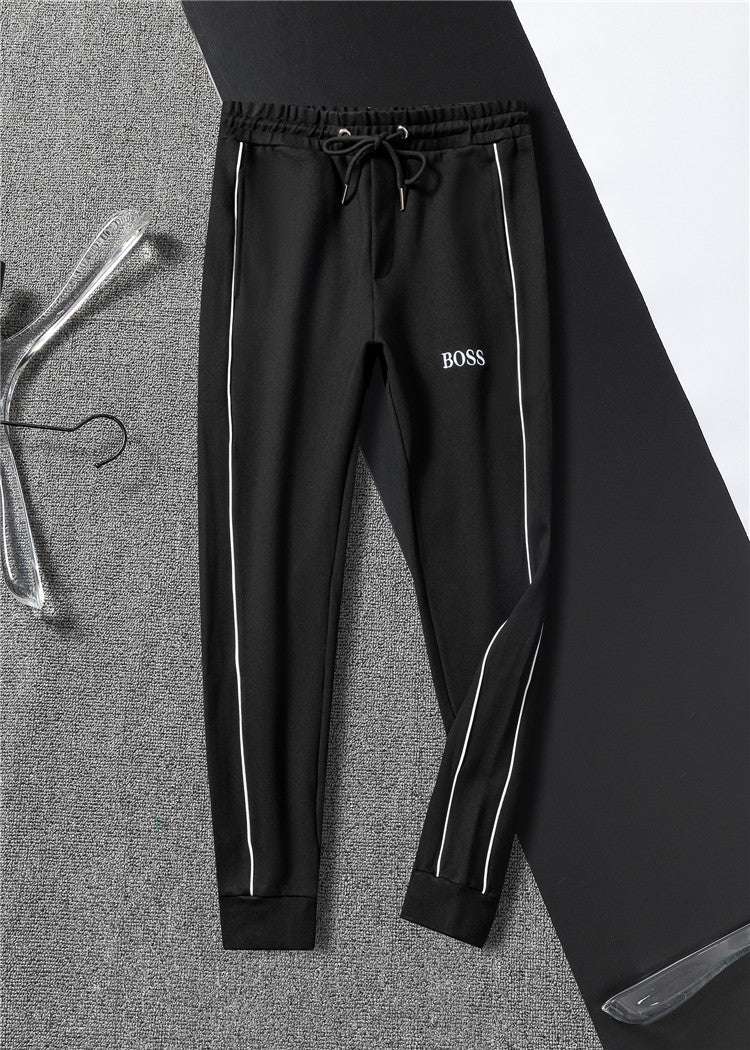 Les ensembles survêtement Hugo Boss allient performance et style. Leur design sophistiqué et leur qualité supérieure.pas cher.le moins cher.
