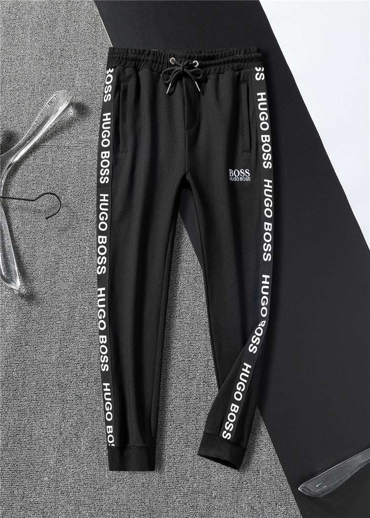 Les ensembles survêtement Hugo Boss allient performance et style. Leur design sophistiqué et leur qualité supérieure.pas cher.le moins cher.