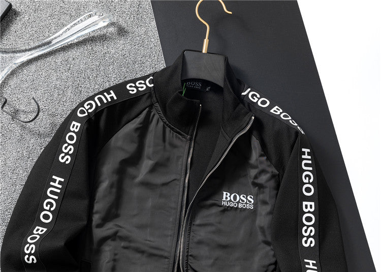 Les ensembles survêtement Hugo Boss allient performance et style. Leur design sophistiqué et leur qualité supérieure.pas cher.le moins cher.
