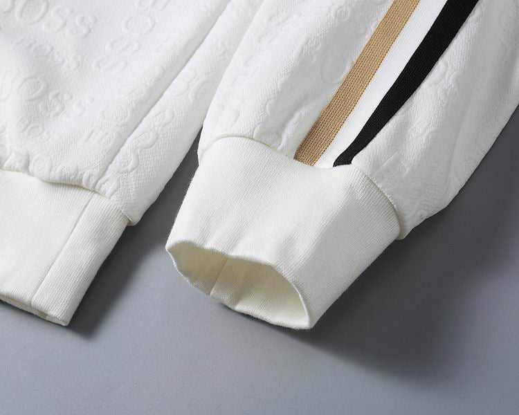 Les ensembles survêtement Hugo Boss allient performance et style. Leur design sophistiqué et leur qualité supérieure.pas cher.le moins cher.