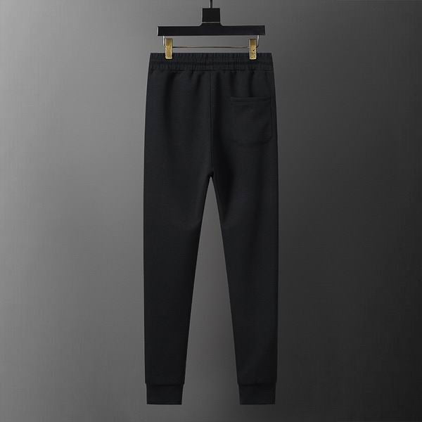 Les ensembles survêtement Hugo Boss allient performance et style. Leur design sophistiqué et leur qualité supérieure.pas cher.le moins cher.