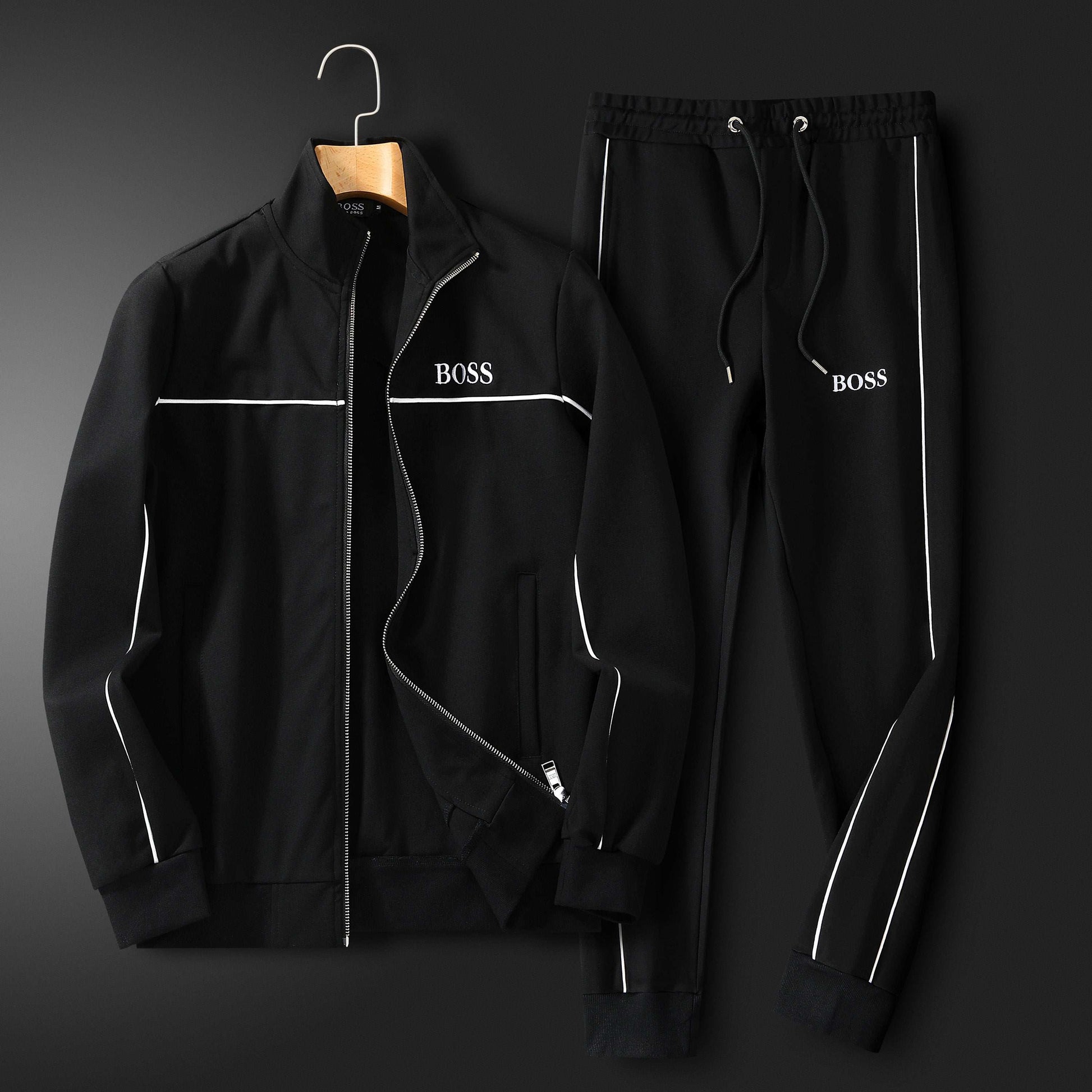 Les ensembles survêtement Hugo Boss allient performance et style. Leur design sophistiqué et leur qualité supérieure.pas cher.le moins cher.