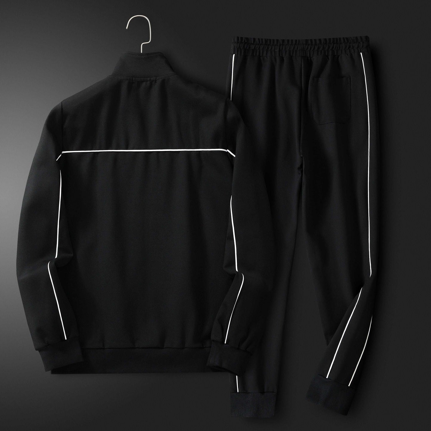 Les ensembles survêtement Hugo Boss allient performance et style. Leur design sophistiqué et leur qualité supérieure.pas cher.le moins cher.