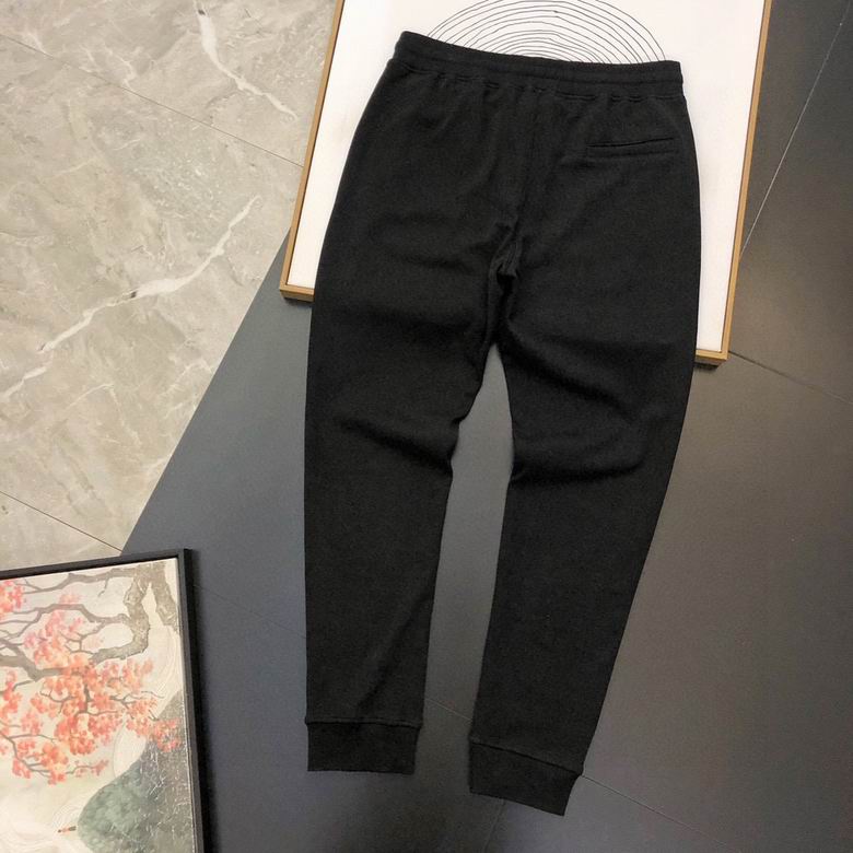 Les ensembles survêtement Hugo Boss allient performance et style. Leur design sophistiqué et leur qualité supérieure.pas cher.le moins cher.