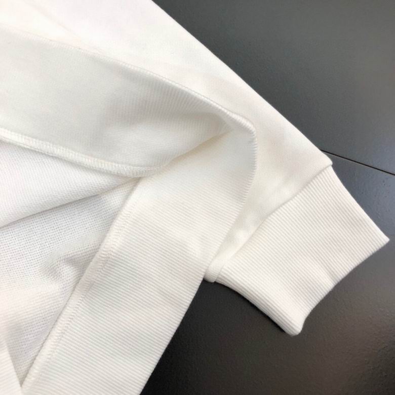 Les ensembles survêtement Hugo Boss allient performance et style. Leur design sophistiqué et leur qualité supérieure.pas cher.le moins cher.