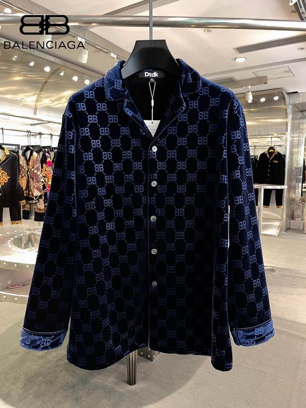 Les ensembles survêtement Balenciaga allient performance et style. Leur design avant-gardiste et leur qualité supérieure. Pas cher. Le moins cher.