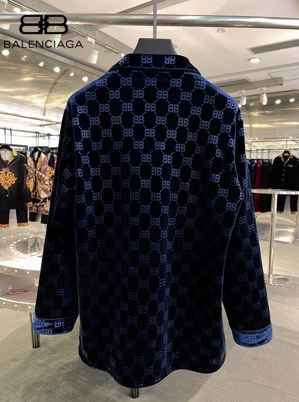 Les ensembles survêtement Balenciaga allient performance et style. Leur design avant-gardiste et leur qualité supérieure. Pas cher. Le moins cher.
