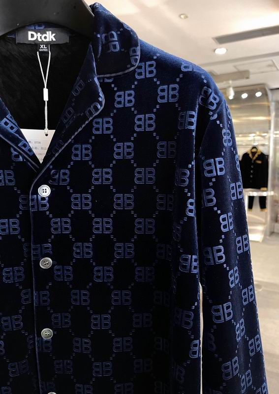 Les ensembles survêtement Balenciaga allient performance et style. Leur design avant-gardiste et leur qualité supérieure. Pas cher. Le moins cher.