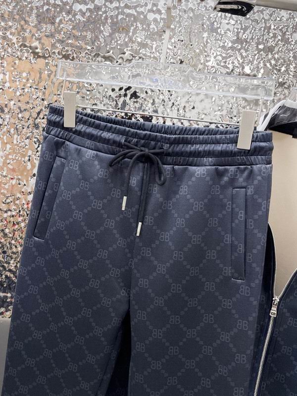 Les ensembles survêtement Balenciaga allient performance et style. Leur design avant-gardiste et leur qualité supérieure. Pas cher. Le moins cher.