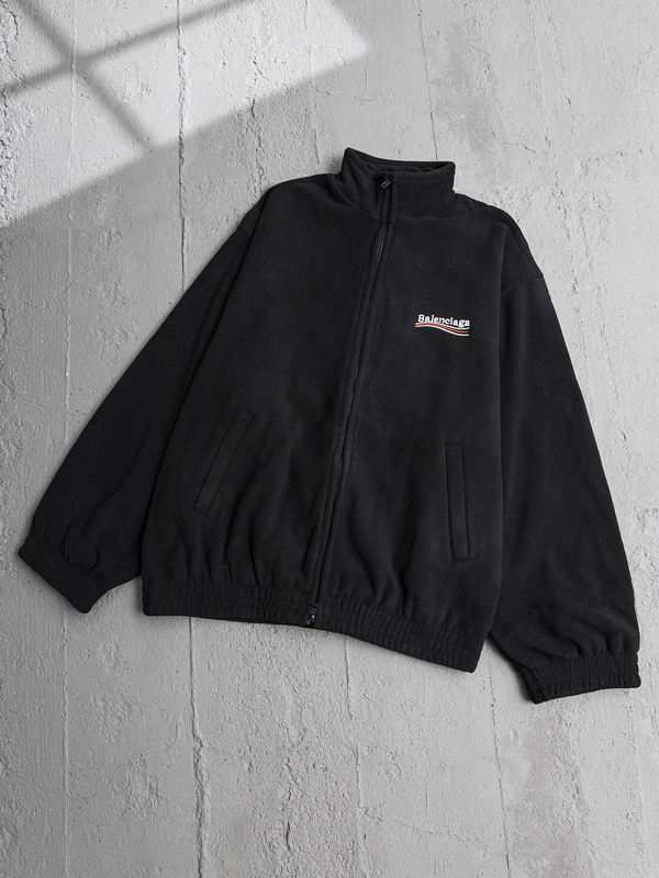 Les ensembles survêtement Balenciaga allient performance et style. Leur design avant-gardiste et leur qualité supérieure. Pas cher. Le moins cher.