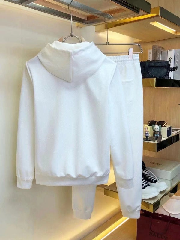 Les ensembles survêtement Balenciaga allient performance et style. Leur design avant-gardiste et leur qualité supérieure. Pas cher. Le moins cher.