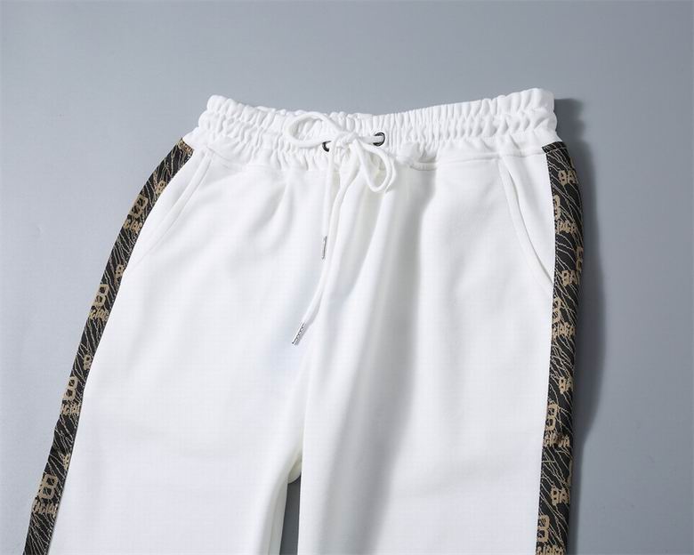 Les ensembles survêtement Balenciaga allient performance et style. Leur design avant-gardiste et leur qualité supérieure. Pas cher. Le moins cher.