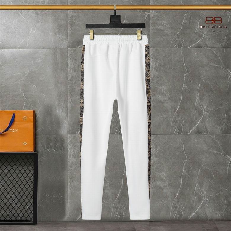 Les ensembles survêtement Balenciaga allient performance et style. Leur design avant-gardiste et leur qualité supérieure. Pas cher. Le moins cher.
